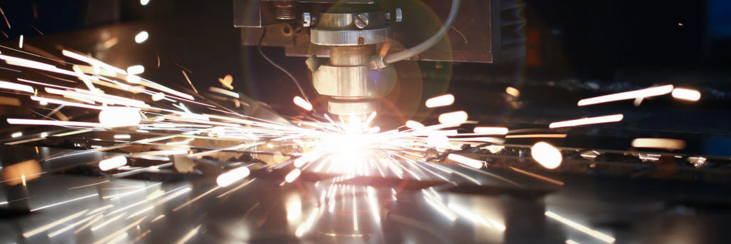 máquina cnc trabajando